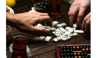 Ce este jocul DOMINO şi cum se joacă?