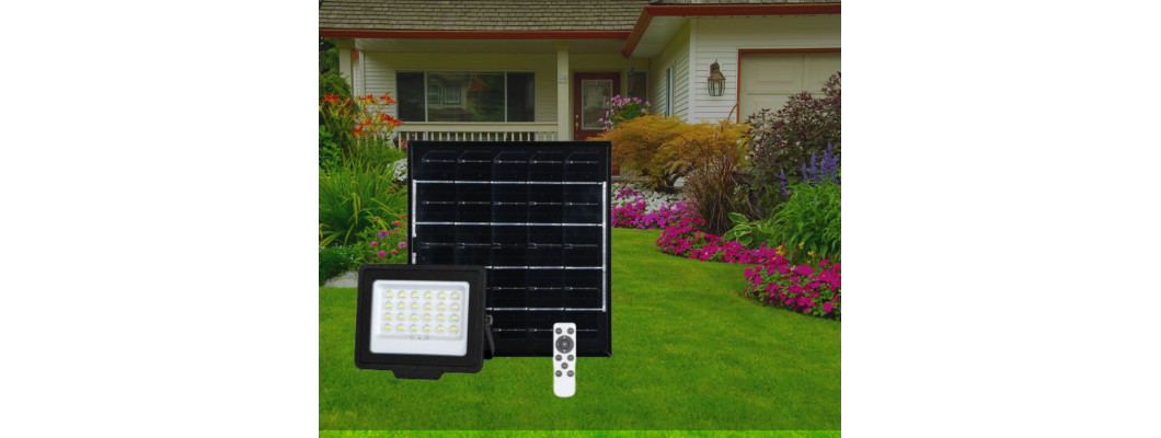 Iluminare eficientă şi economică cu proiectorul led cu panou solar 5V/8W BAT 6Ah 400LM + IR
