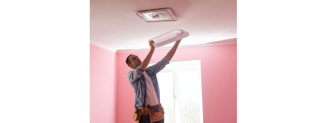 Instalarea și întreținerea lustrelor și plafonierelor LED: Ghid practic