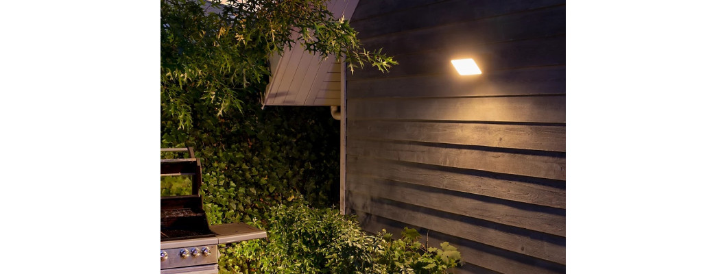 Proiectoarele LED, soluţia perfectă pentru terasa sau grădina ta